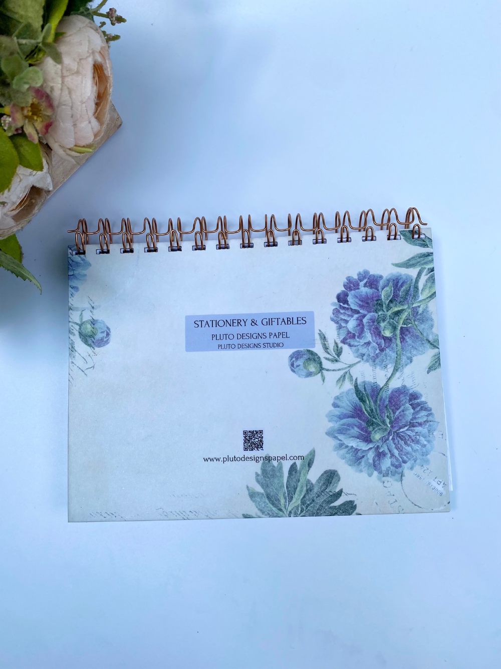 Vintage-Inspired Daily Task Tracker & Habit Monitor Undated Planner